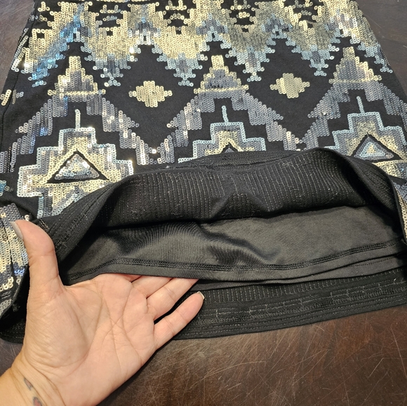 Express Sequin Mini Skirt - Picture 3 of 4